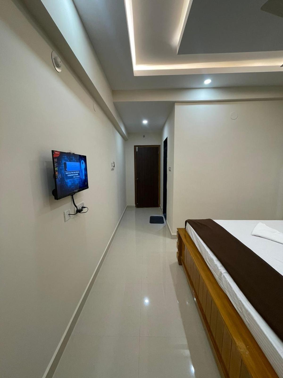 Hotel Radhma Residency Udupi Esterno foto